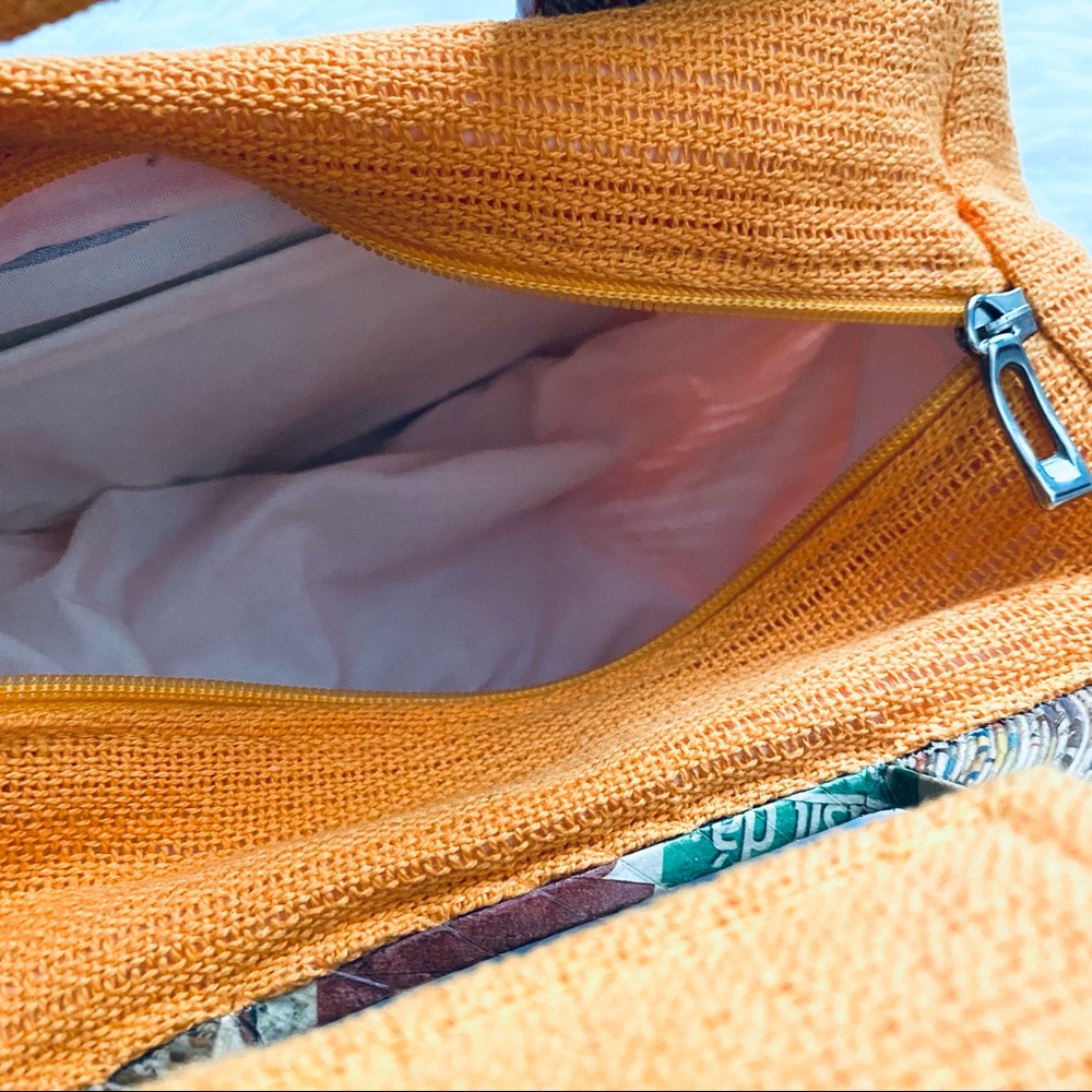 New! RARE ✨ Hand-woven Recycled Paper Handbag - Picture 9 of 9